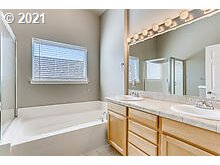 13680 Southwest Mapleview Lane Tigard, OR 97224 - Photo 17 of 28 Gallery Image 17
