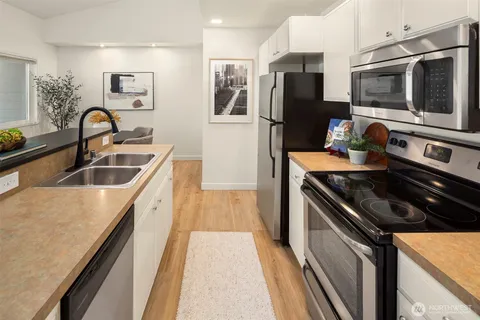 $365,000 | 6527 200th Street Southwest, Unit 303, Lynnwood, WA 98036