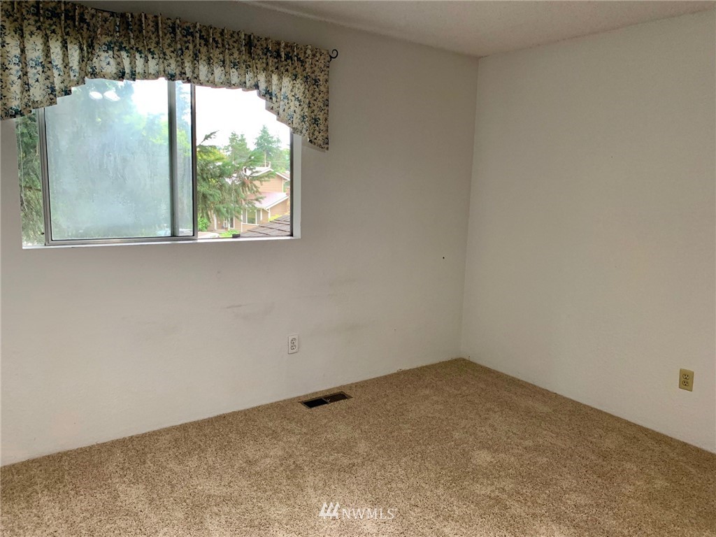 2323 167th Place Southeast Bothell, WA 98012 - Photo 11 of 18
