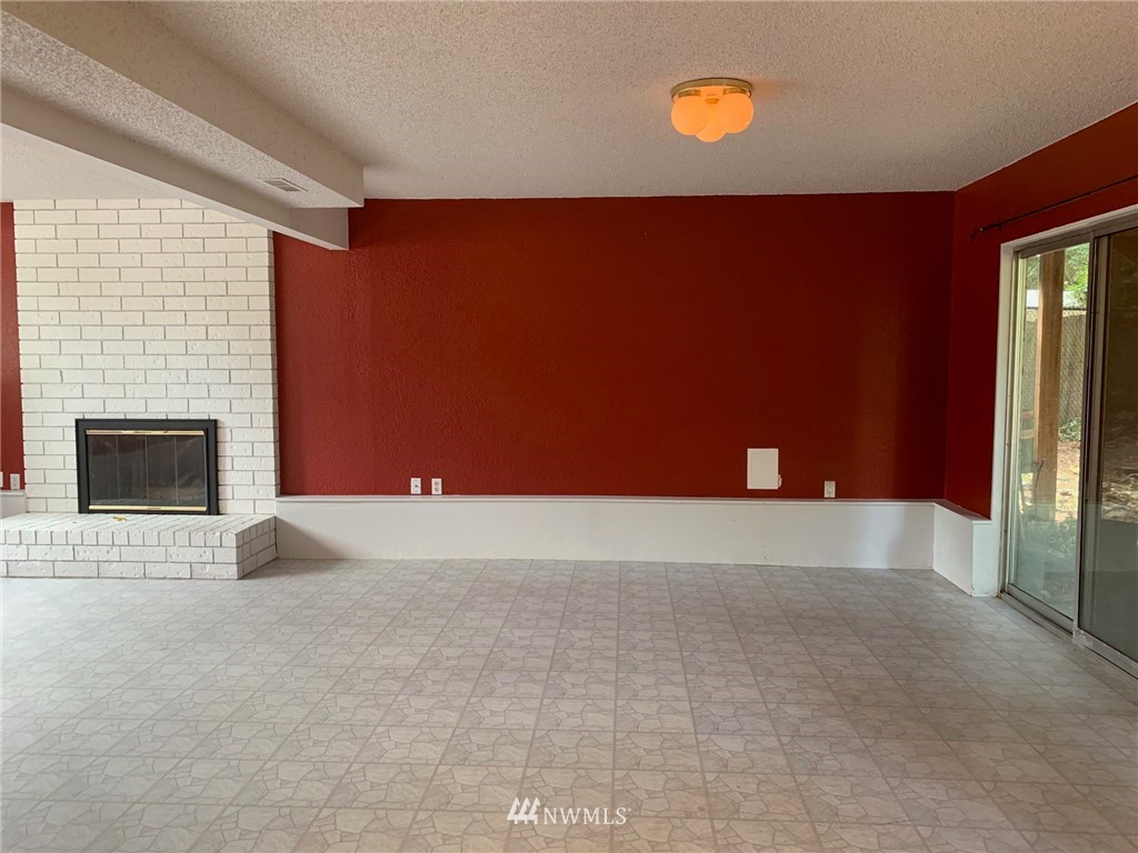 2323 167th Place Southeast Bothell, WA 98012 - Photo 5 of 18