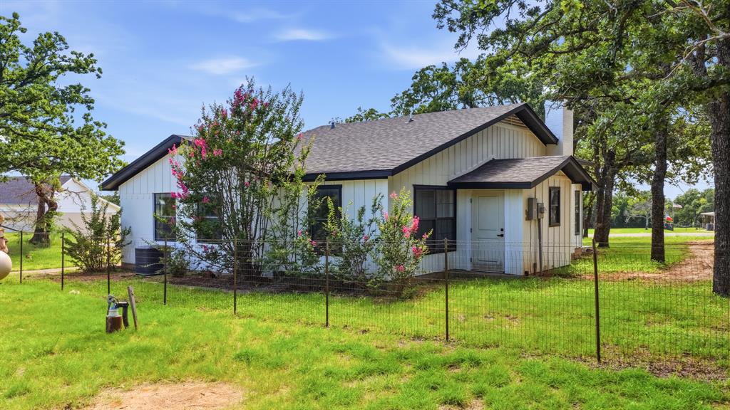109 Aslan Road Poolville, TX 76487 - Photo 32 of 37