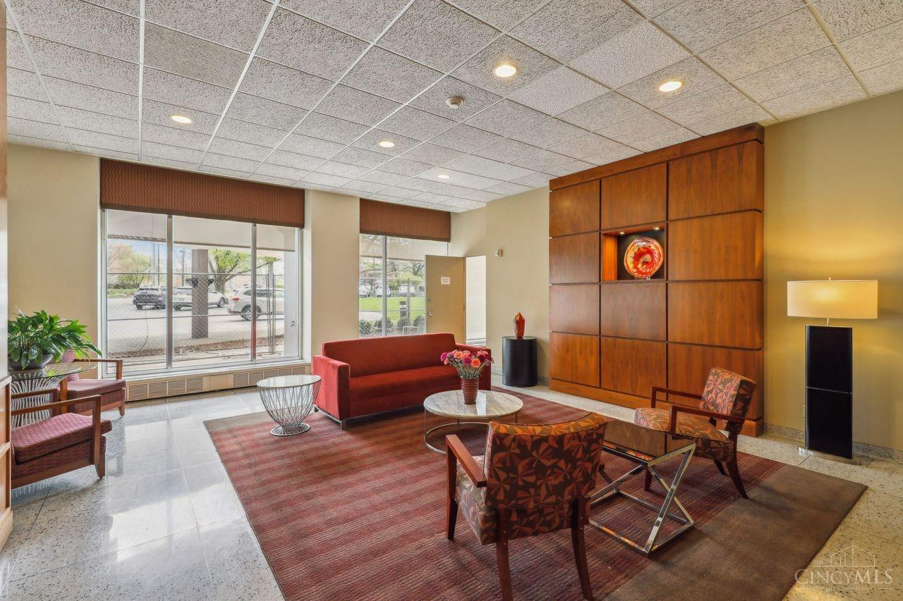 2324 Madison Road, Unit 707 Cincinnati, OH 45208 - Photo 3 of 36 Gallery Image 3