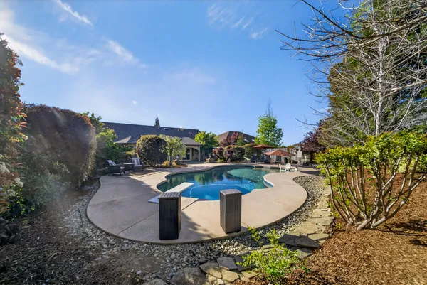 $659,900 | 4174 Winter Green Court, Redding, CA 96001