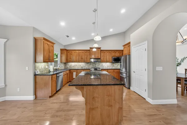 $659,900 | 4174 Winter Green Court, Redding, CA 96001