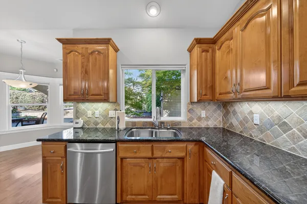 $659,900 | 4174 Winter Green Court, Redding, CA 96001