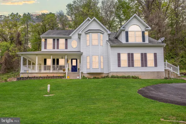a house view with a outdoor space