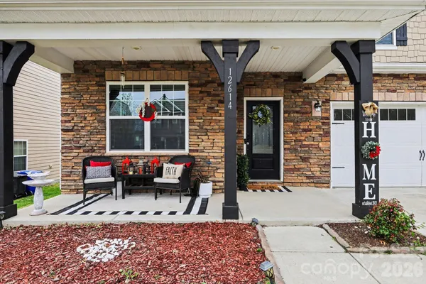 a view of an outdoor space