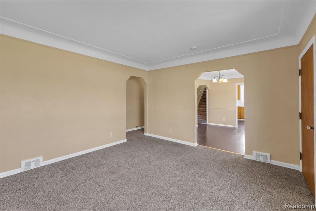 24901 Joy Road Dearborn Heights, MI 48127 - Photo 7 of 44