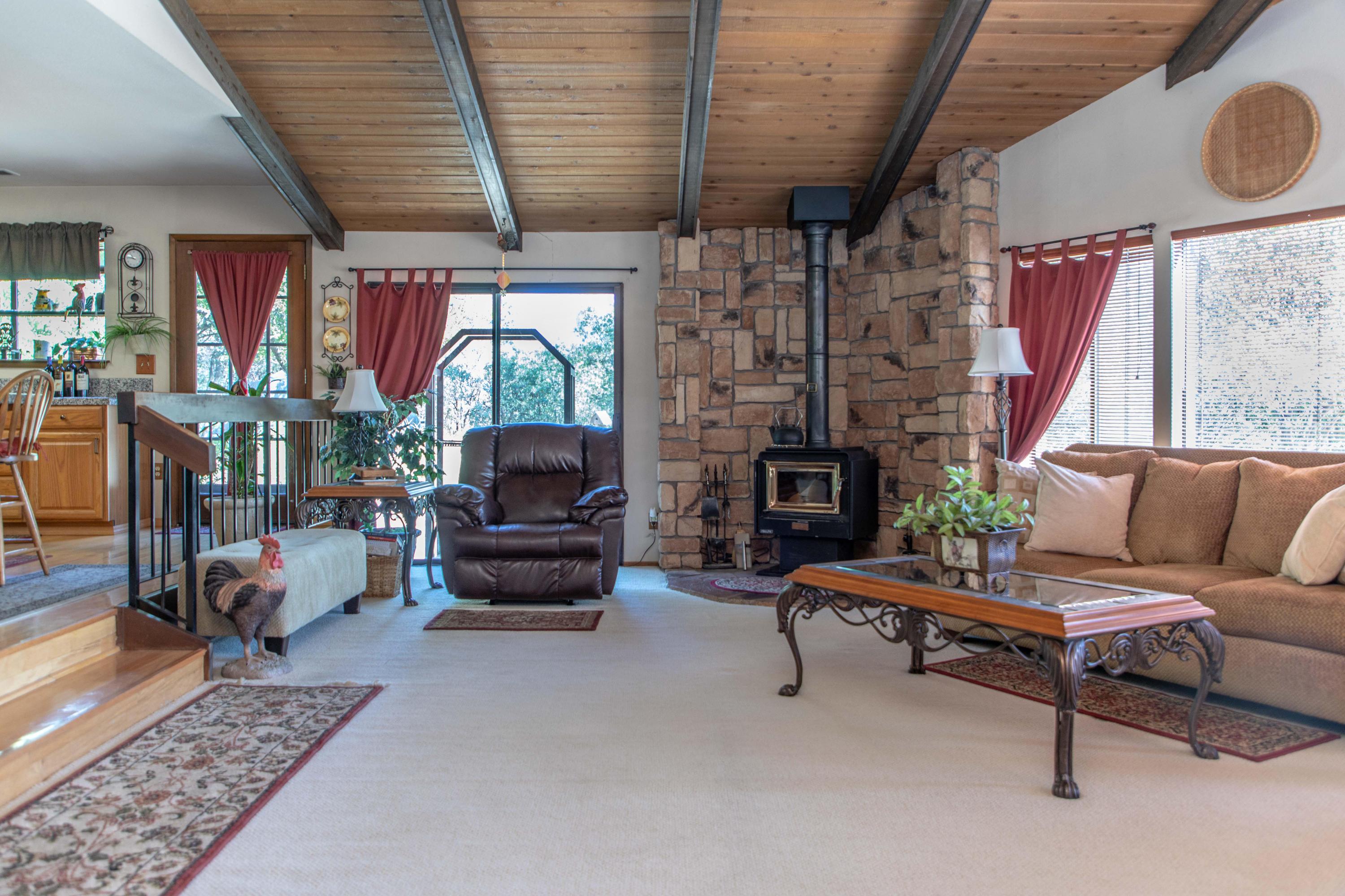 16168 Montgomery Ranch Road Redding, CA 96001 - Photo 8 of 44 254A2975
