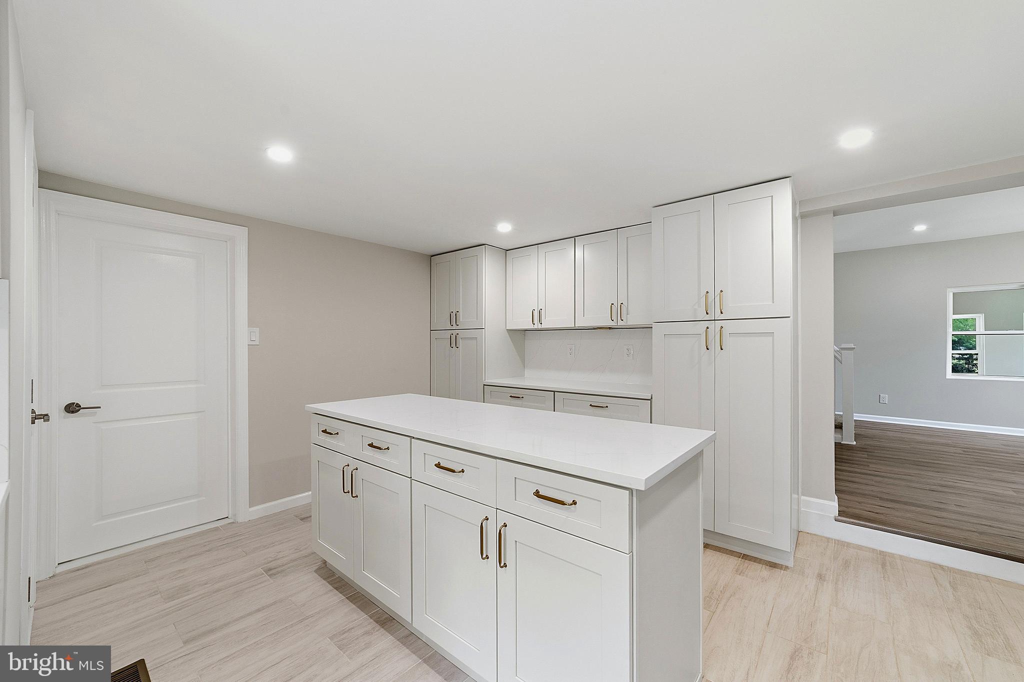 281 Friendship Road Cranbury, NJ 08512 - Photo 19 of 37
