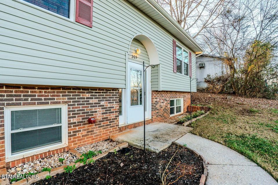 205 Blue Ridge Lane Seymour, TN 37865 - Photo 3 of 46 20260107000757729979000000-o