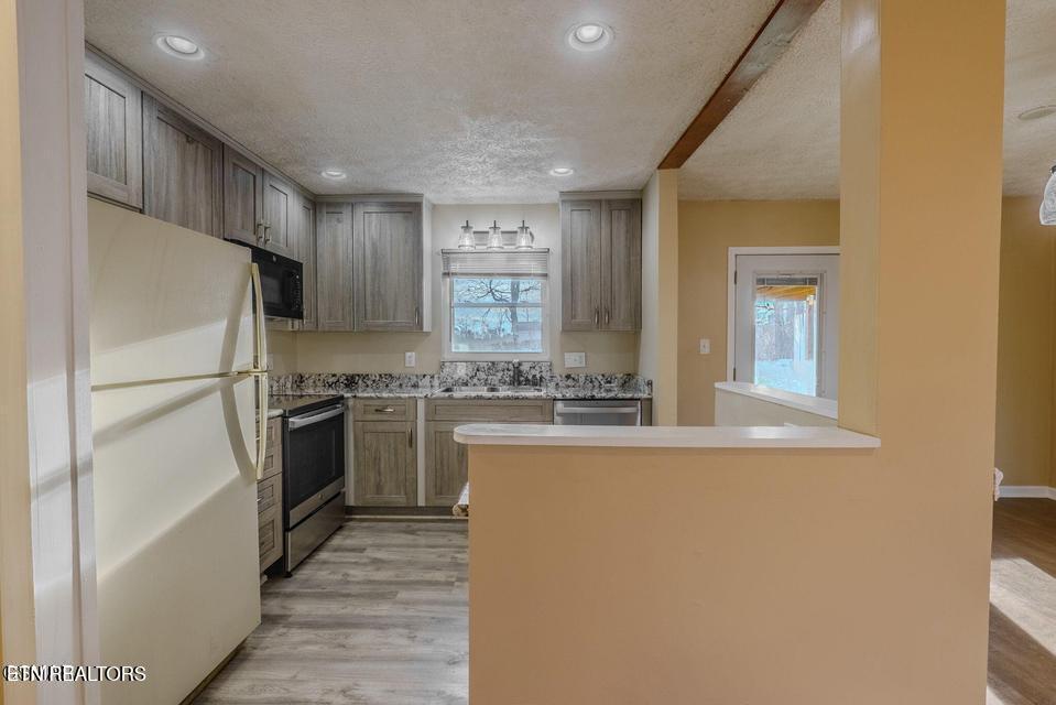 205 Blue Ridge Lane Seymour, TN 37865 - Photo 8 of 46 20260107000813627612000000-o