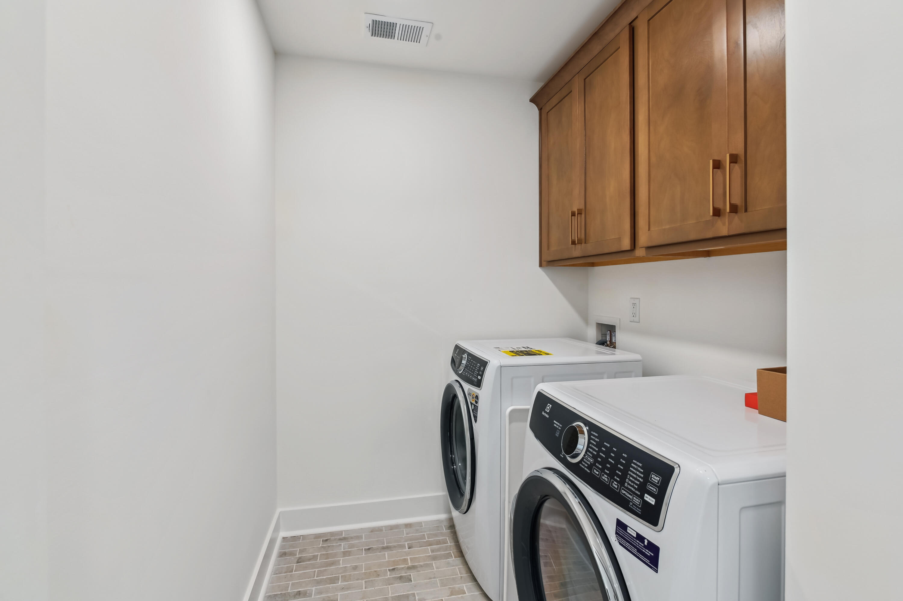 3802 Grateful Road North Charleston, SC 29420 - Photo 10 of 38 interiors-laundry-dsc5081