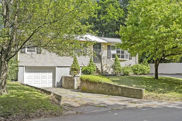 $4,200 | 6 Mackin Street, Hudson, MA 01749