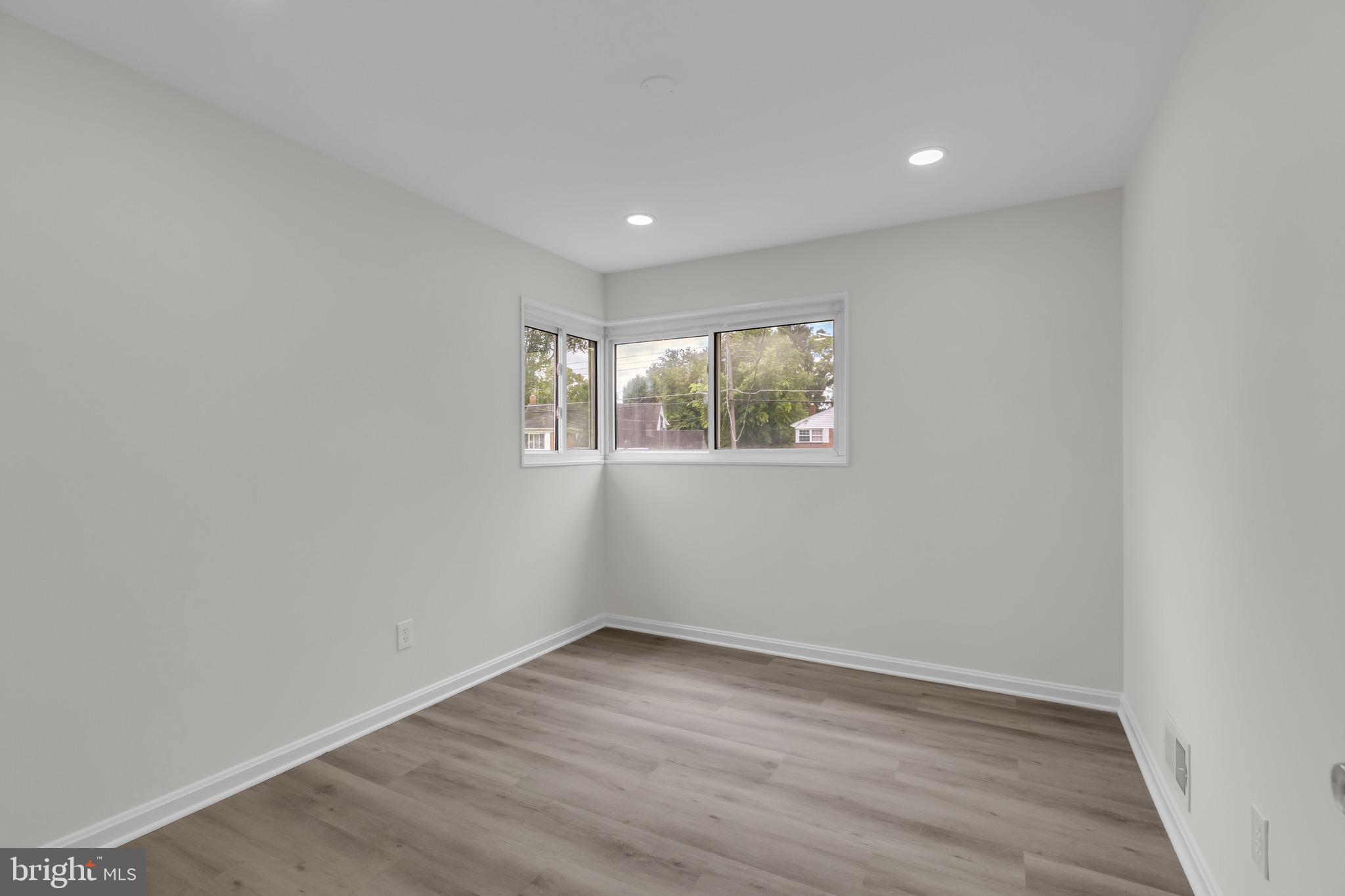 5907 Camberly Avenue Springfield, VA 22150 - Photo 22 of 37