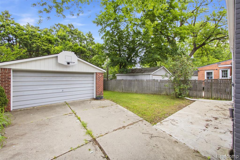 1388 Vernier Road Grosse Pointe, MI 48236 - Photo 17 of 17