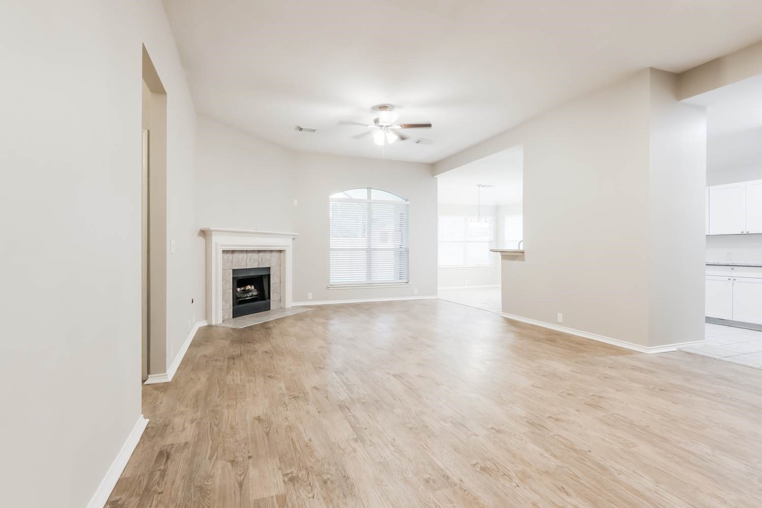 2011 Louetta Oak Court Spring, TX 77388 - Photo 4 of 16