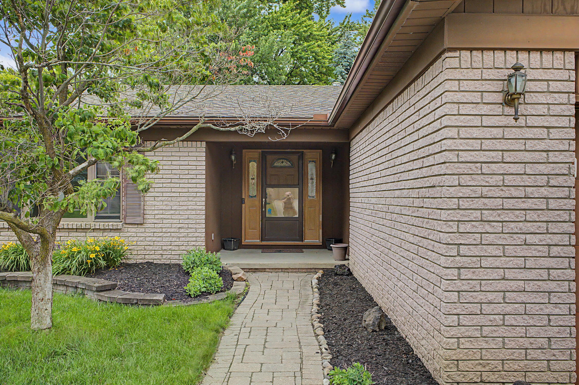 22440 Mill Road Novi, MI 48375 - Photo 3 of 39 04