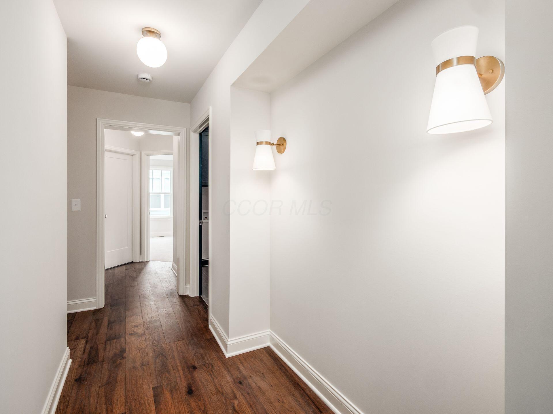 3012 Oldham Road Columbus, OH 43221 - Photo 39 of 58 Hallway