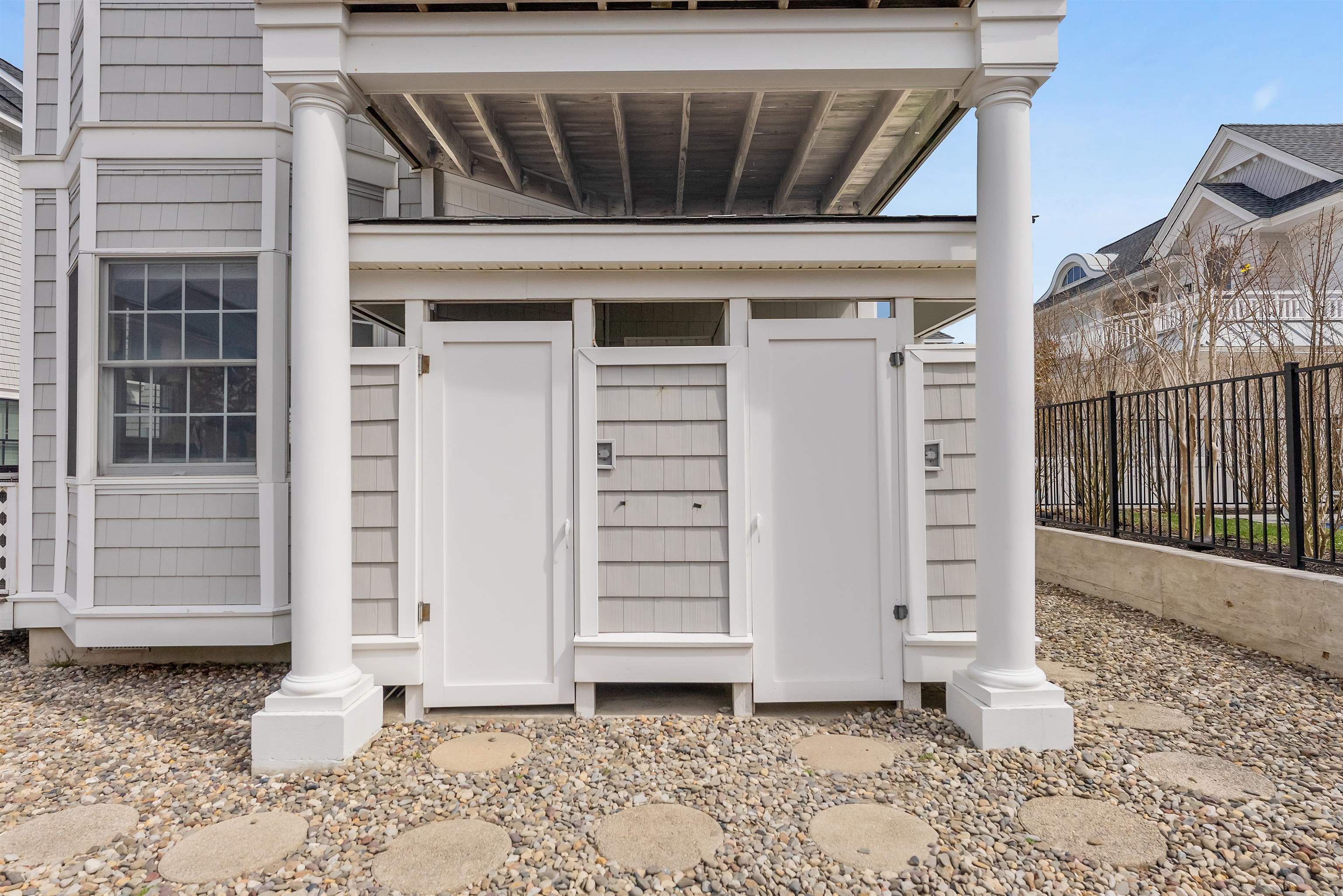 125 98th Street Stone Harbor, NJ 08247 - Photo 37 of 42 a view of a house with wooden door