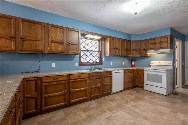 $350,000 | 43 Pinewood Drive, Wiscasset, ME 04578