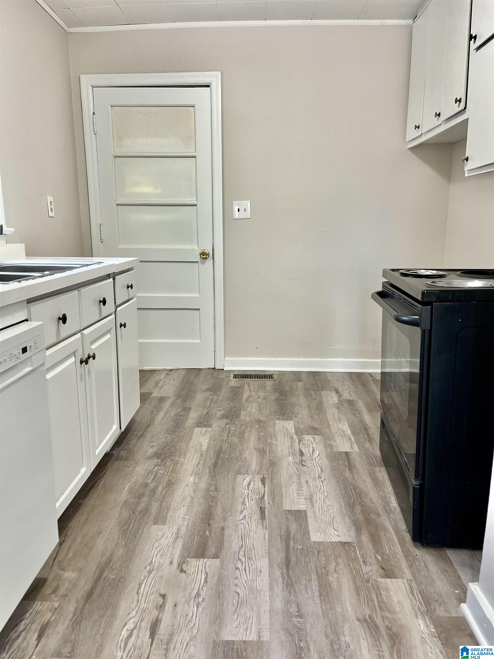 641 Center Way Southwest Birmingham, AL 35211 - Photo 5 of 11