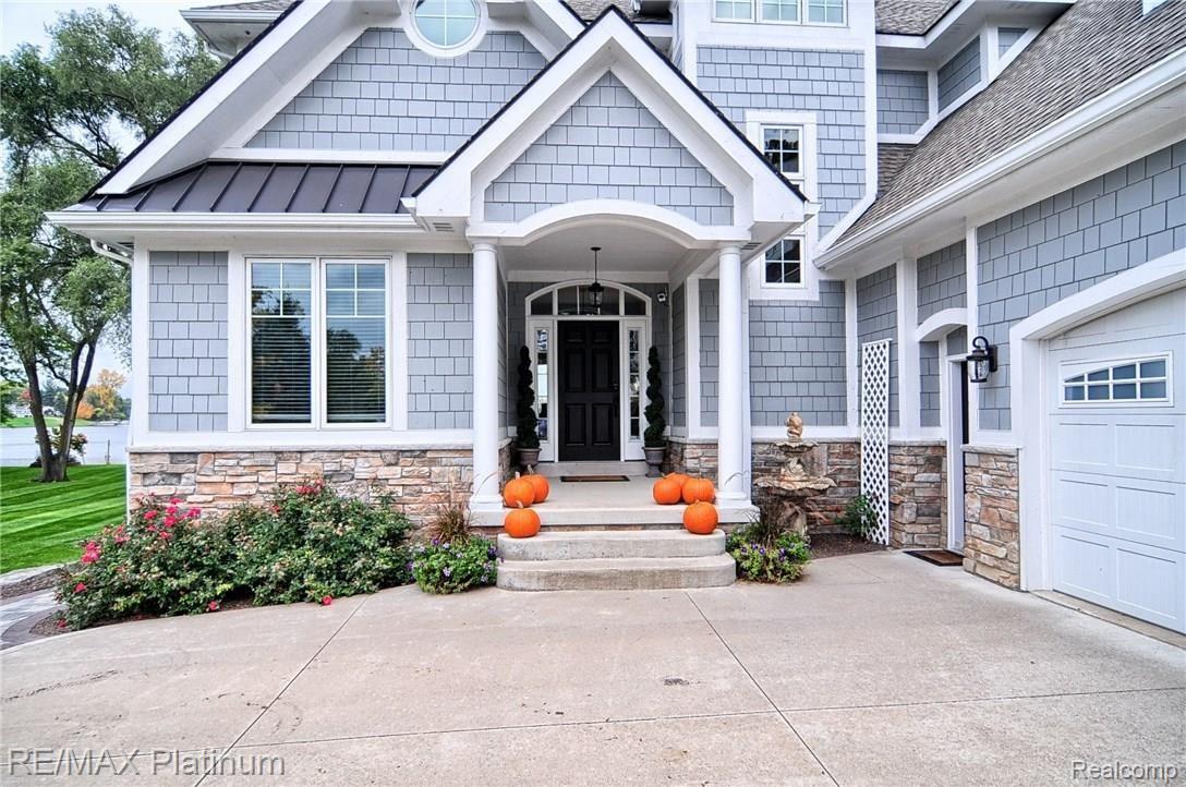 8365 Hilton Road Brighton, MI 48114 - Photo 3 of 54 Front_Entrance.jpg
