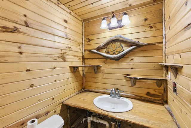 $1,337,500 | 196 Southern Drive, Johnson City, TX 78636