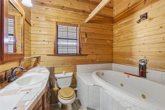 $1,337,500 | 196 Southern Drive, Johnson City, TX 78636