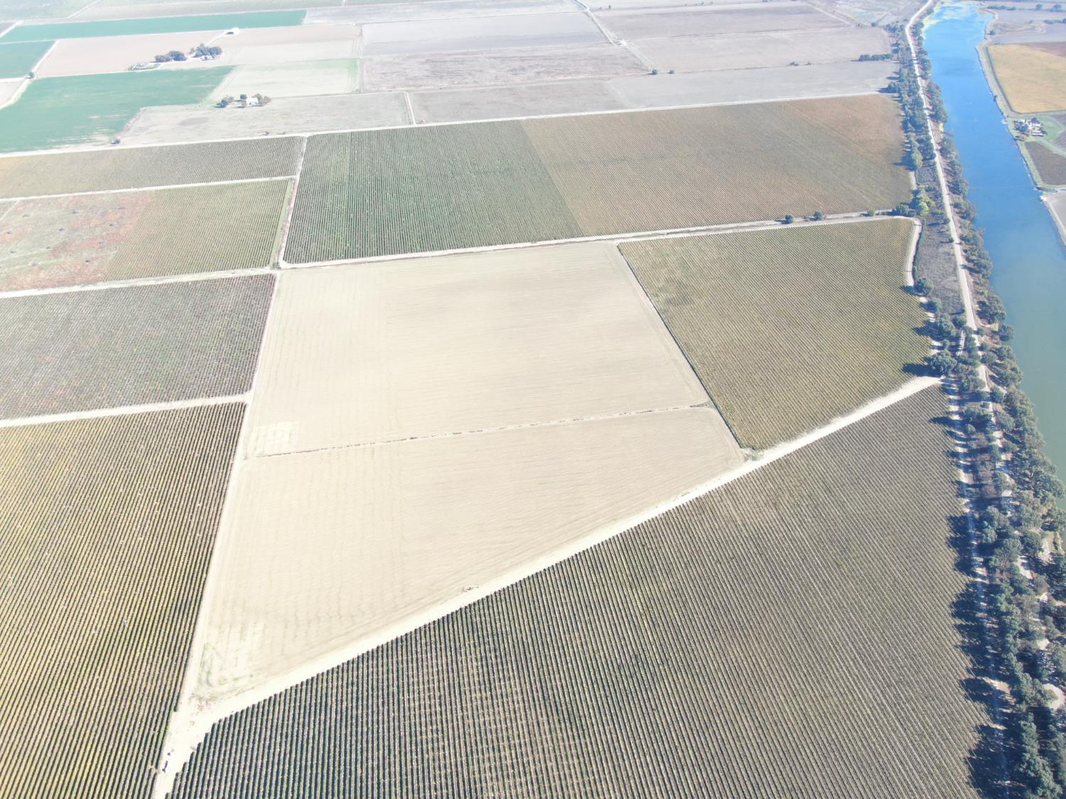 50725 Babel Slough Road Clarksburg, CA 95612 - Photo 3 of 19 a view of bathroom