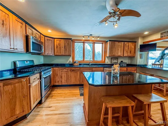 $625,000 | 5017 West Lake Road, Fleming, NY 13021