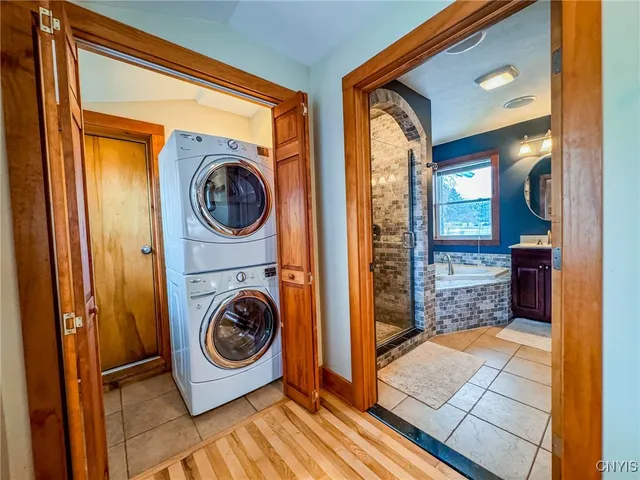 $625,000 | 5017 West Lake Road, Fleming, NY 13021