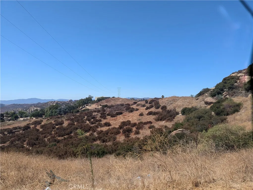40 North American Cut Off Road West Hills, CA 91304 - Photo 2 of 5