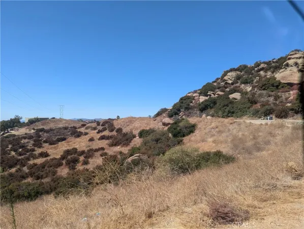$295,000 | 40 North American Cut Off Road, West Hills, CA 91304