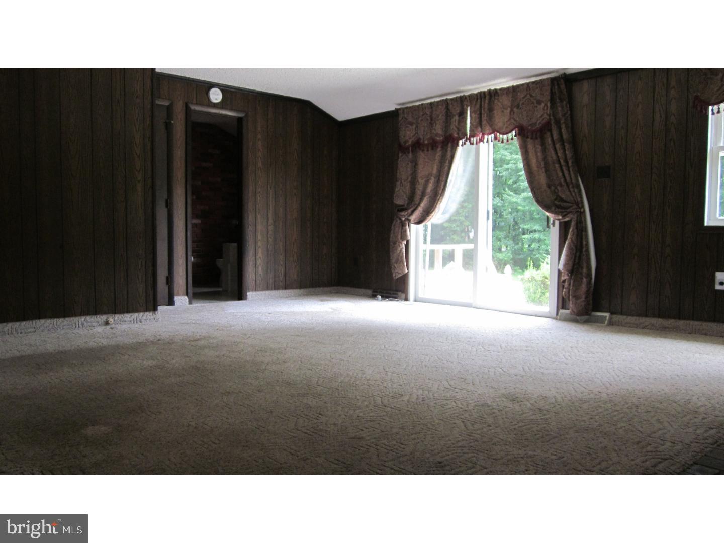 2926 Frazer Road Newark, DE 19702 - Photo 5 of 24 Family Room