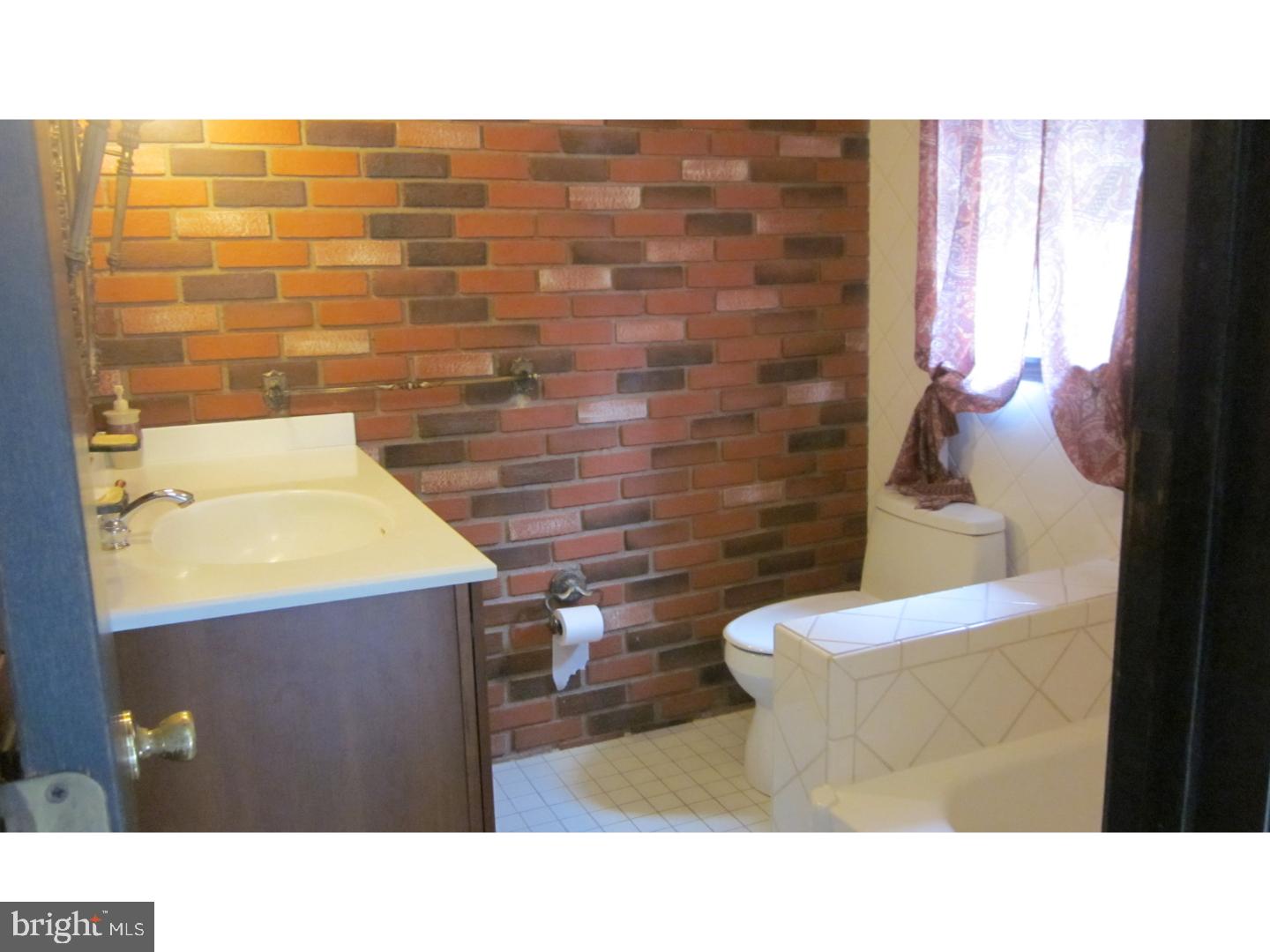2926 Frazer Road Newark, DE 19702 - Photo 6 of 24 Bathroom