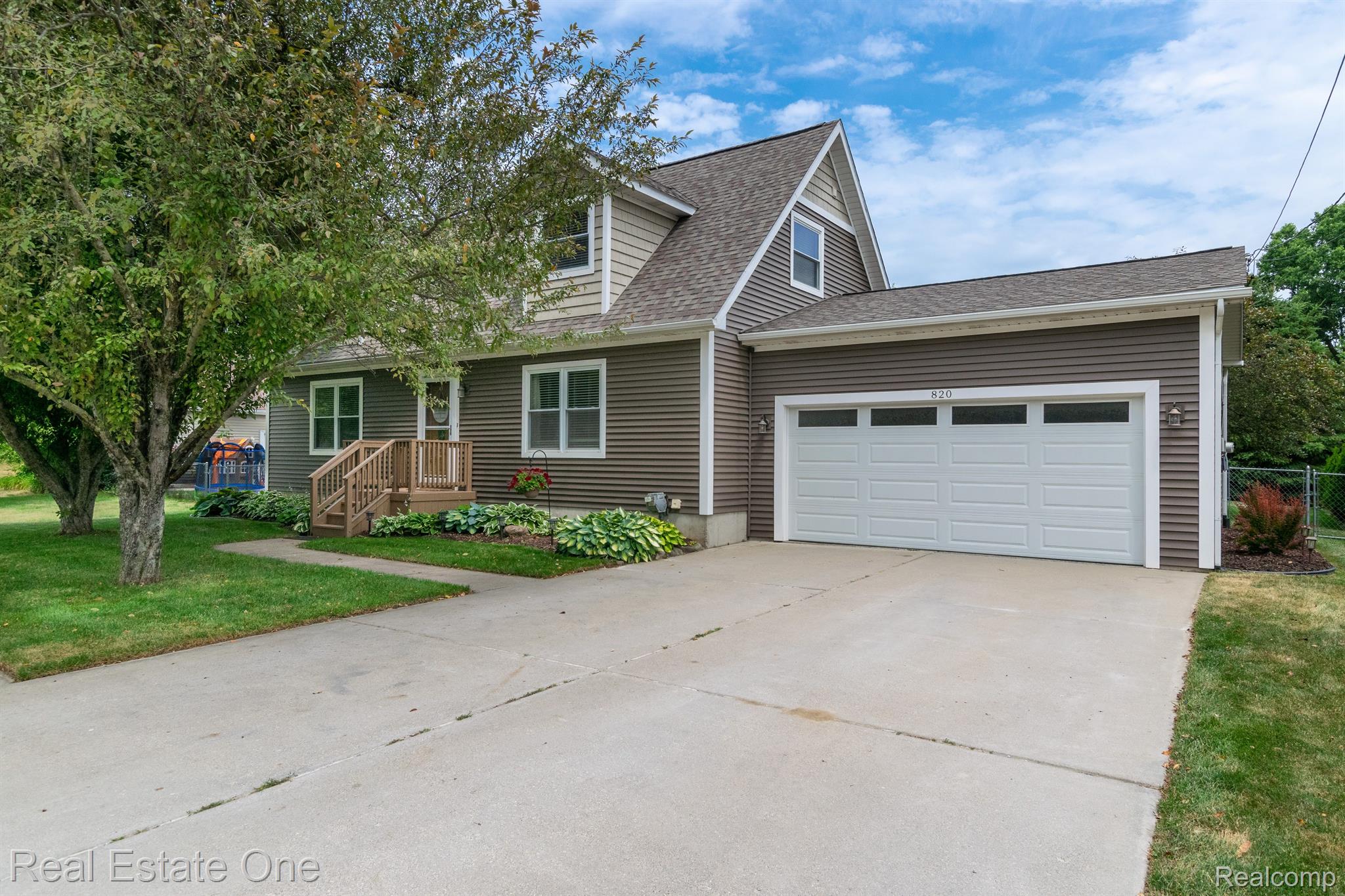 820 Mill Street Fenton, MI 48430 - Photo 1 of 27 Gallery Image 1