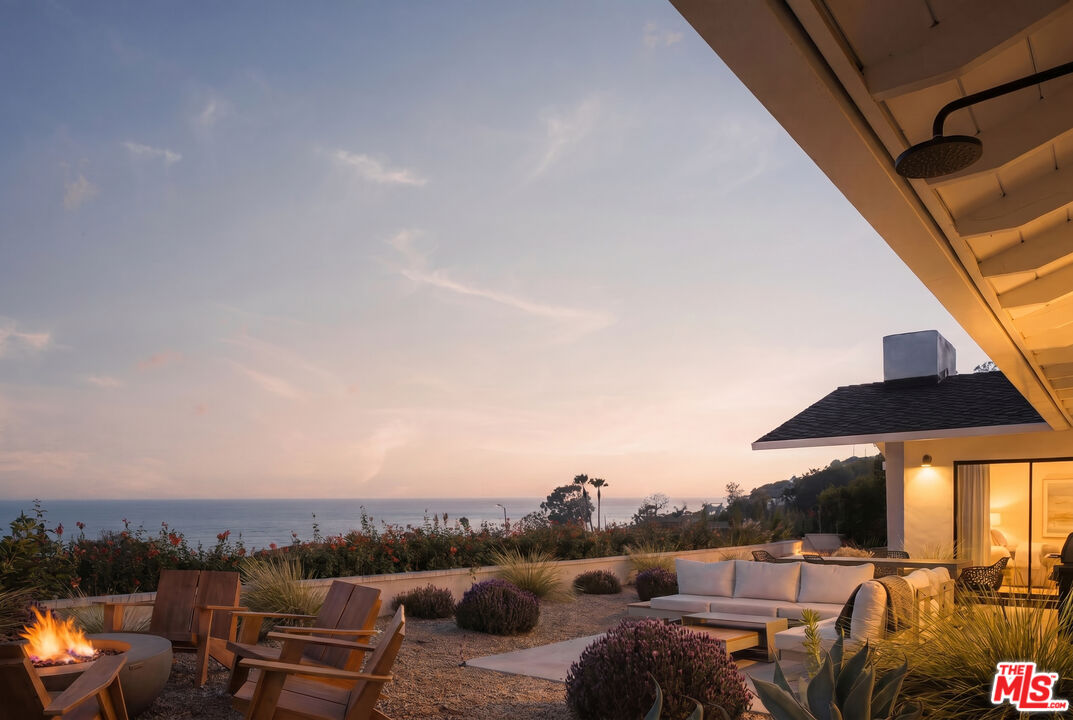 20374 Seaboard Road Malibu, CA 90265 - Photo 2 of 26