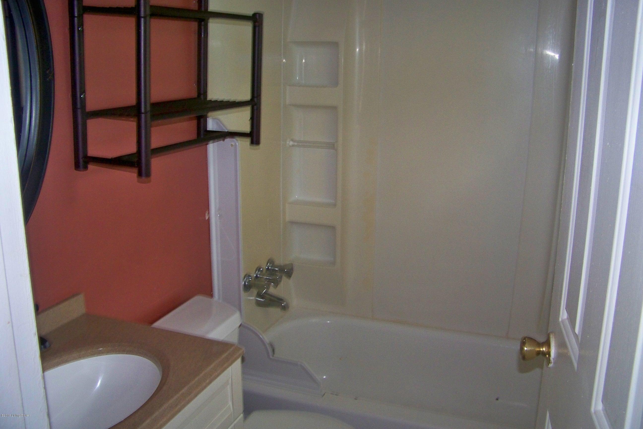 1131 Cristland Road Louisville, KY 40214 - Photo 16 of 16 100_4232