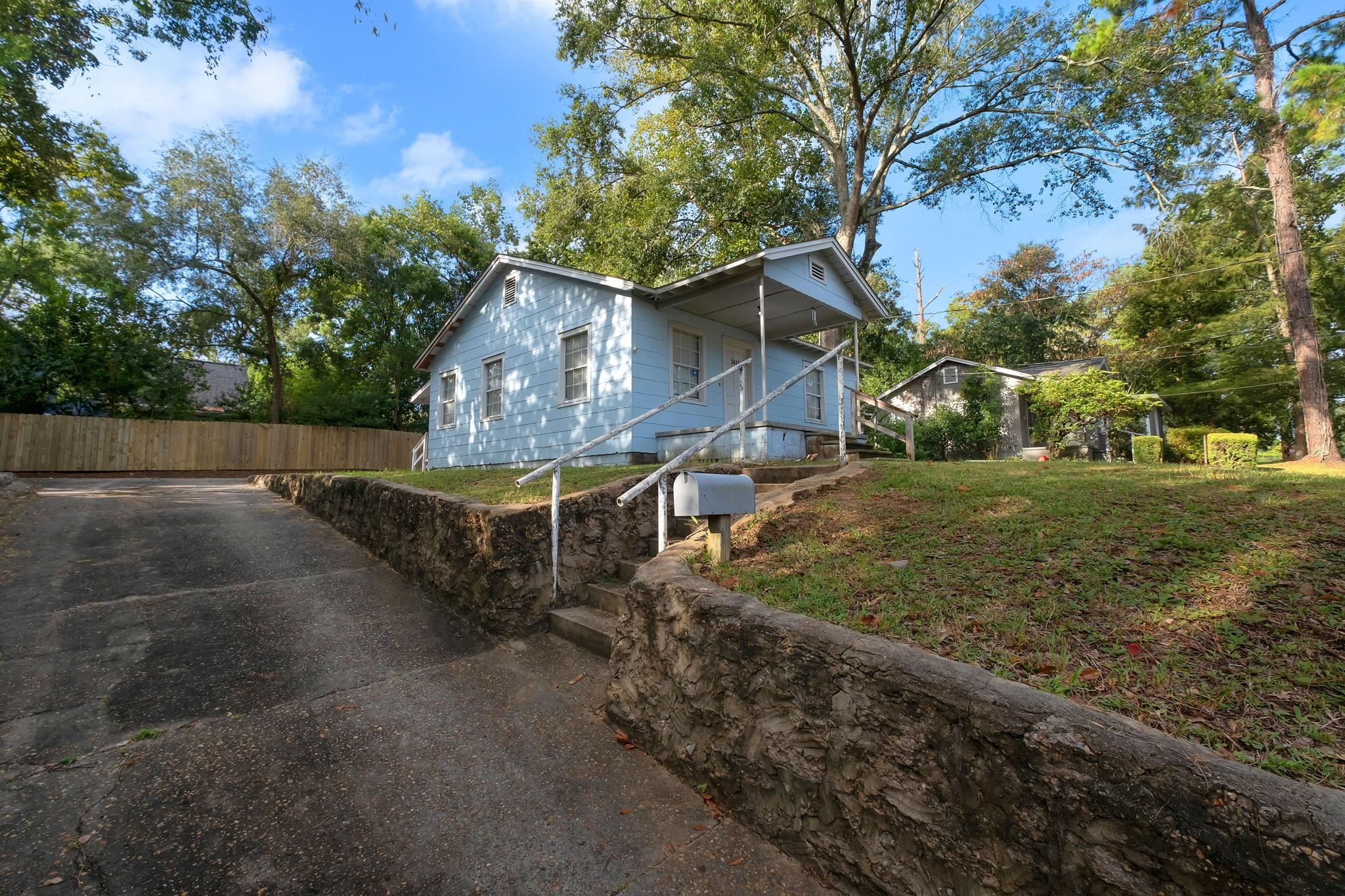 1611 Jackson Bluff Road Tallahassee, FL 32304 - Photo 7 of 22 Gallery Image 7