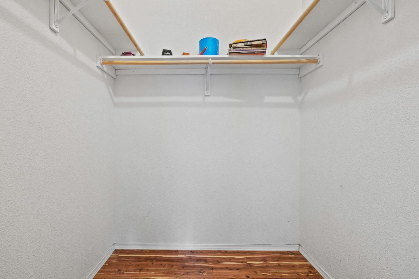 19307 Ferretti Road Groveland, CA 95321 - Photo 16 of 33 a view of small space with sink