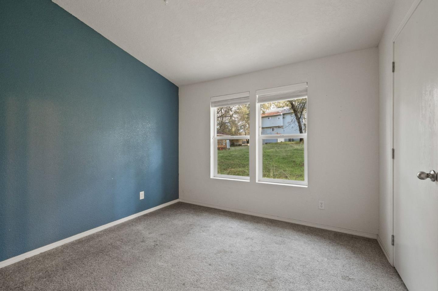 19307 Ferretti Road Groveland, CA 95321 - Photo 17 of 33 an empty room with a window
