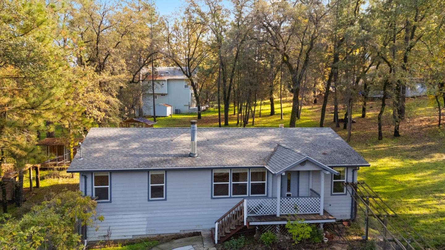 19307 Ferretti Road Groveland, CA 95321 - Photo 20 of 33 a house view with a garden space