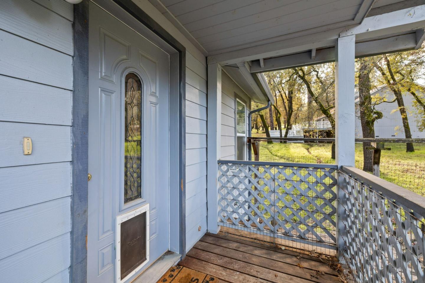 19307 Ferretti Road Groveland, CA 95321 - Photo 2 of 33 a view of an entryway