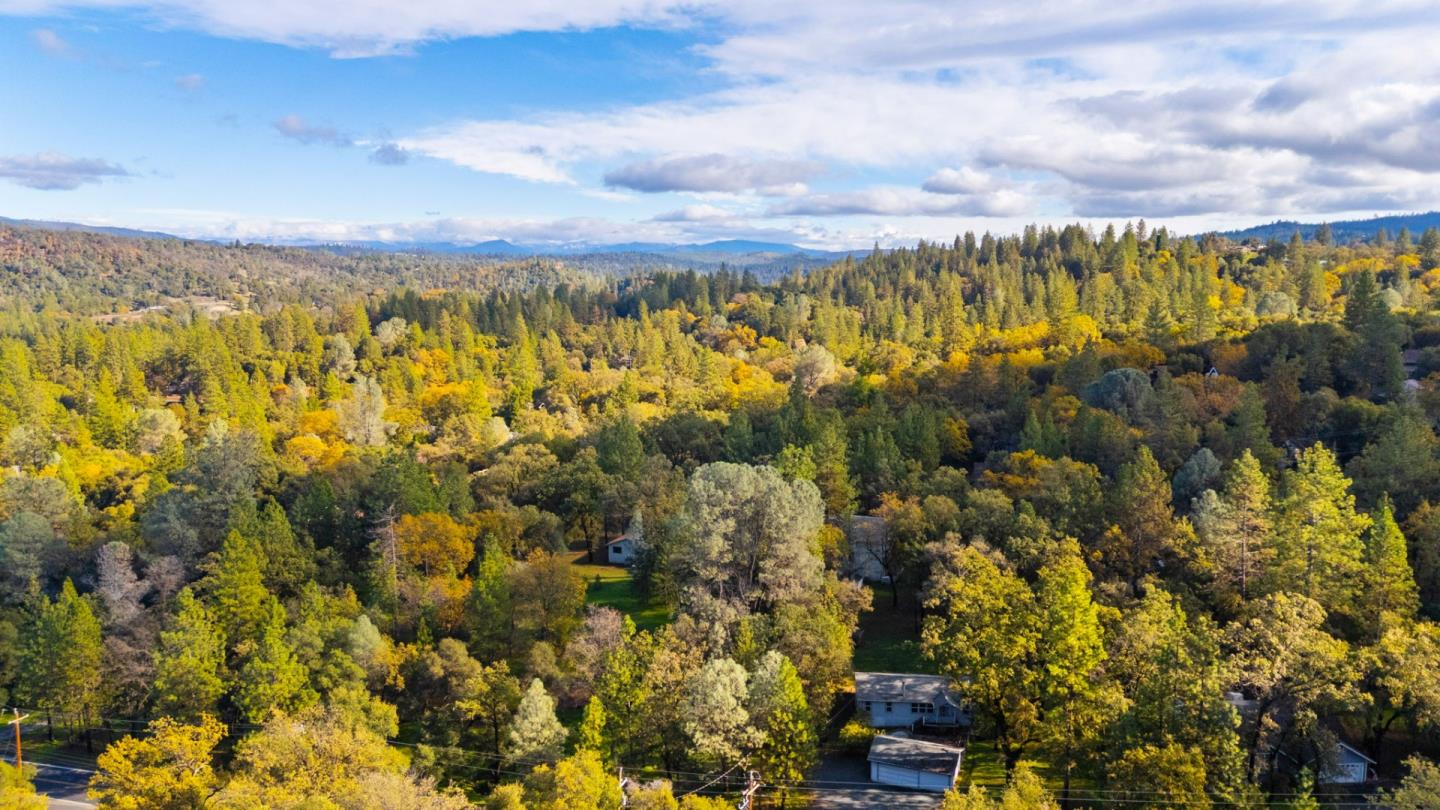 19307 Ferretti Road Groveland, CA 95321 - Photo 24 of 33 view of a city