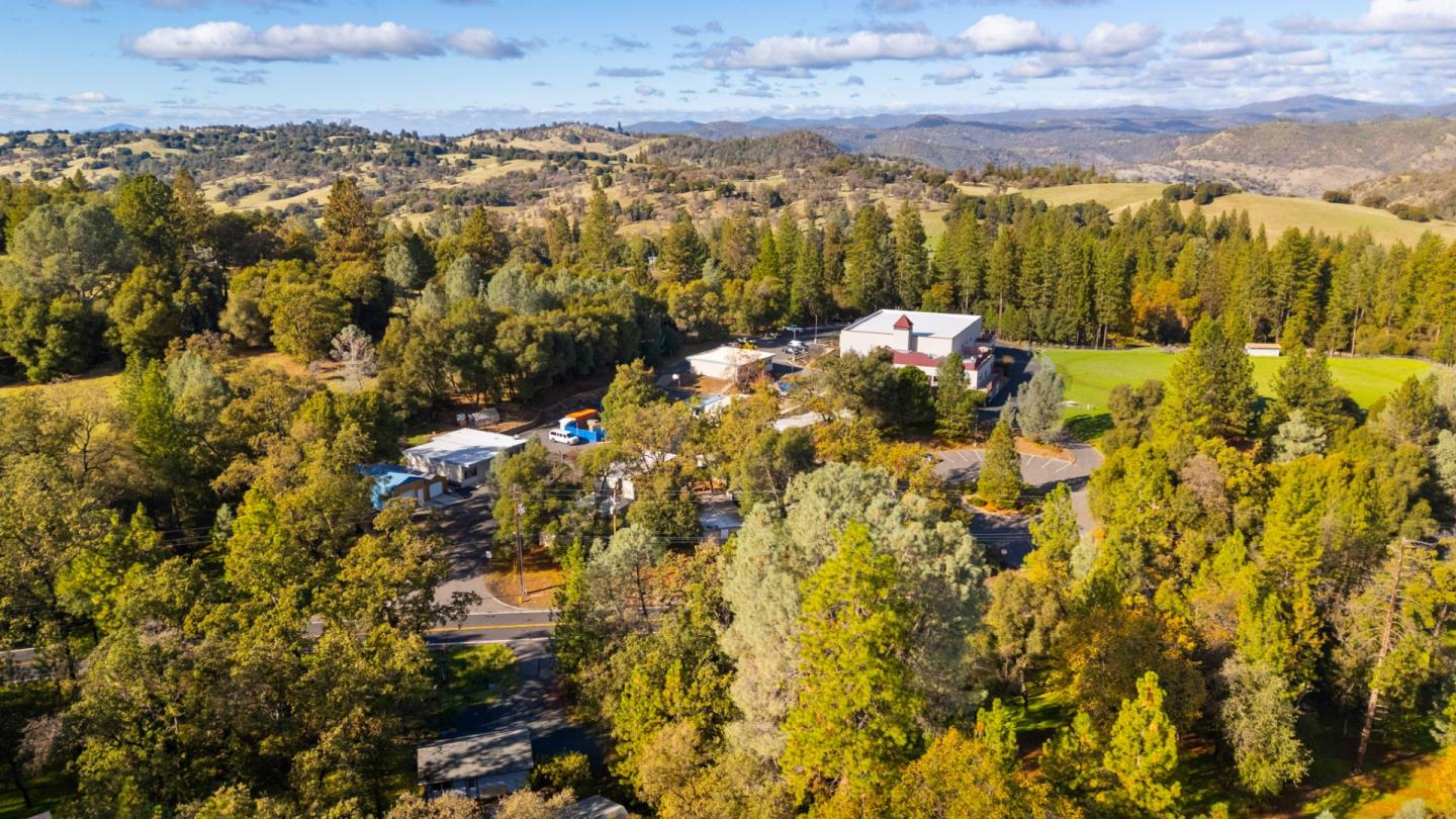 19307 Ferretti Road Groveland, CA 95321 - Photo 26 of 33 a view of a city