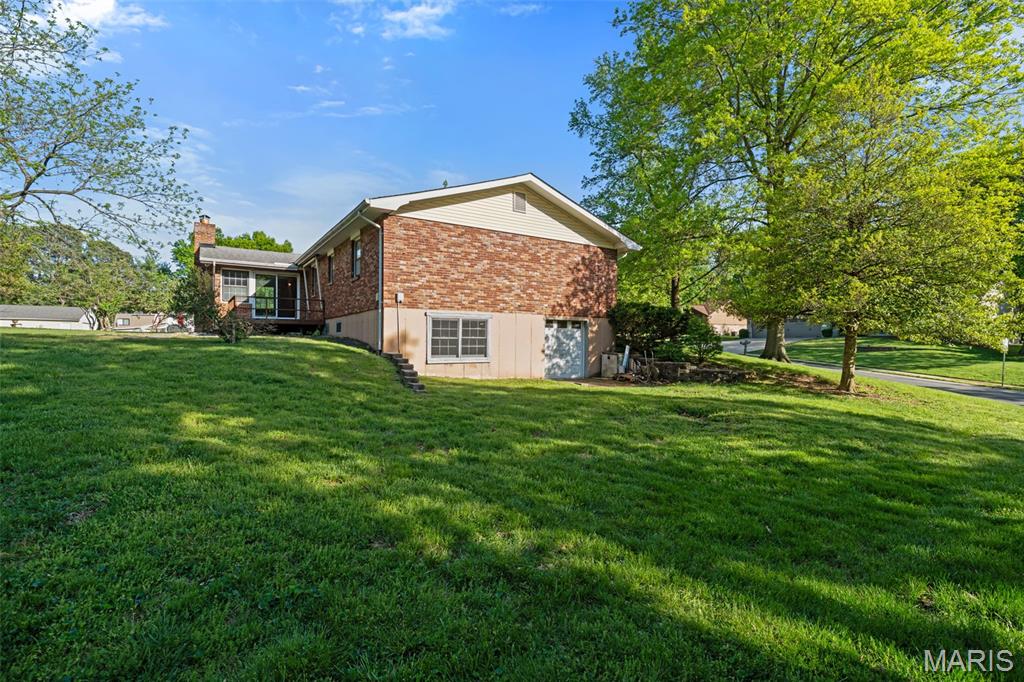 219 Barker Lane Ballwin, MO 63021 - Photo 39 of 56