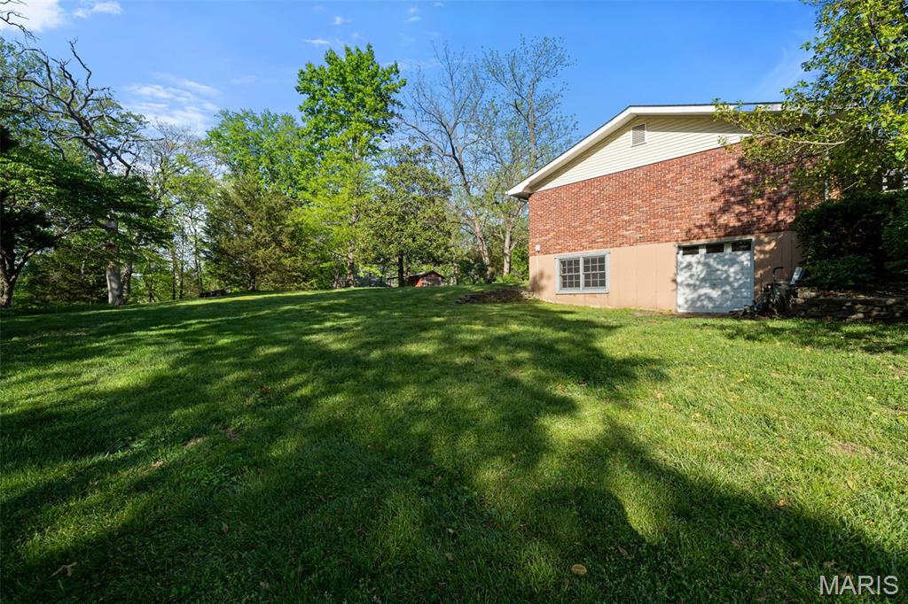 219 Barker Lane Ballwin, MO 63021 - Photo 40 of 56