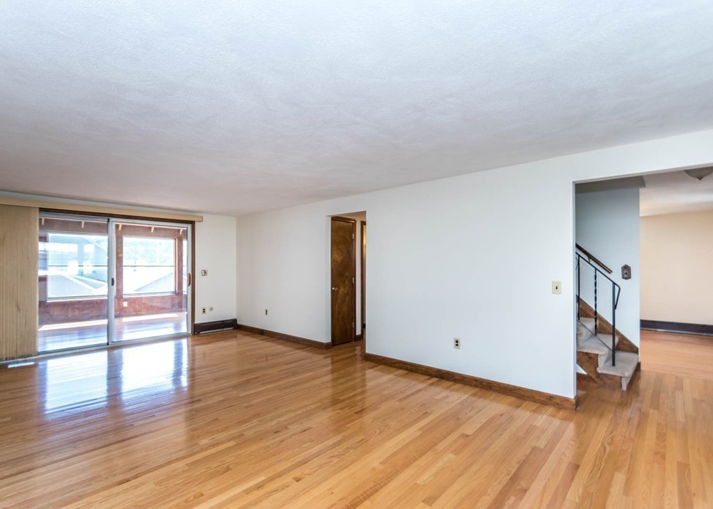 52 Hawthorne Road Waltham, MA 02451 - Photo 9 of 29 Gallery Image 9