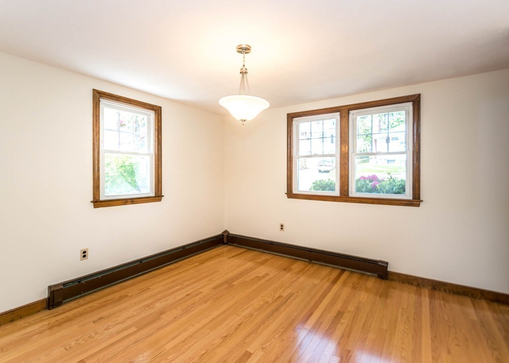 52 Hawthorne Road Waltham, MA 02451 - Photo 10 of 29 Gallery Image 10